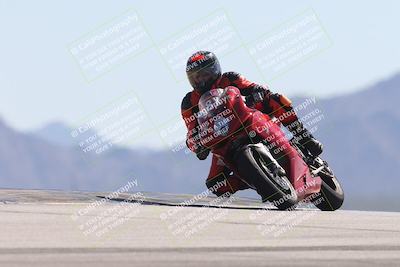 media/Oct-13-2025-Moto Forza (Mon) [[a66d839500]]/3-B Group/Session 4 (Turn 9)/